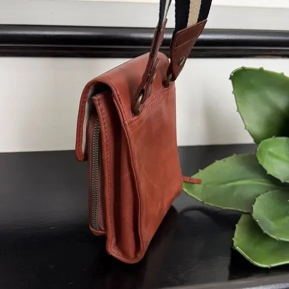 American Leather Co genuine leather crossbody shoulder purse neutral like new - Picture 4 of 11